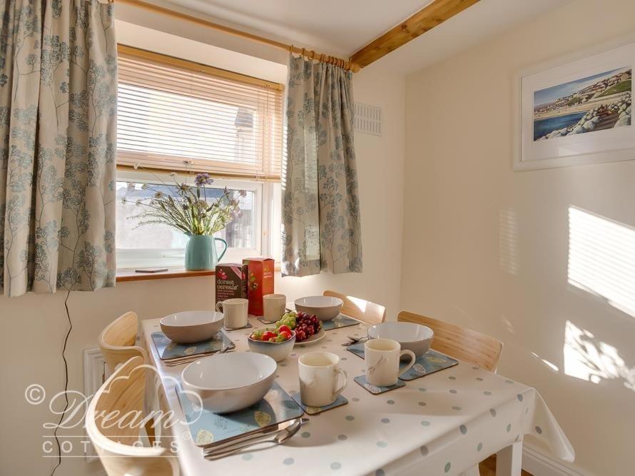 Ammonite Cottage Портленд Экстерьер фото